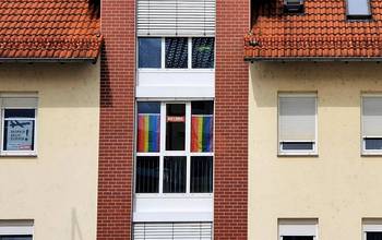 Fenstergestaltung unserer LINKE. Spremberg - Geschäftsstelle in der Bauhofstraße 1, Spremberg zum Weltfriedenstag am 01.09.2020