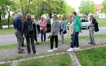 08. Mai 2022, 10:00 Uhr: Mitglieder der Spremberger LINKEN versammeln sich um 10 Uhr vor dem Sowjetischen Ehrenfriedhof auf dem Spremberger Georgenberg.