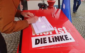 Am 31.01.2023, auf dem Spremberger Marktplatz, hatte DIE LINKE. Spremberg zur Unterschriftenaktion gegen die Waffenlieferung an die Ukraine aufgerufen.