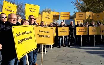 Berlin, 14.11.2019 - Protestkundgebung der LAUSITZRUNDE vor dem Bundeskanzleramt zum Struturstärkungsgesetzentwurf