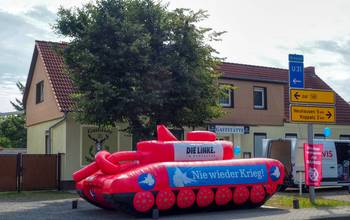 Der „Rote Panzer“ in Kahren am „Weißen Hirsch“